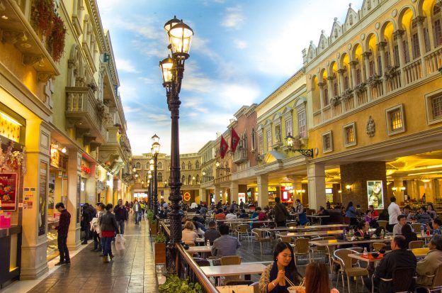 Macau, Fußgängerstraße, Restaurant, Menschen, Essen