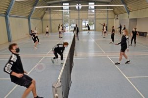 Schüler beim Badminton