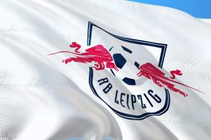 RB Leipzig Logo auf Flagge
