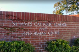 Schild der St. James Catholic School