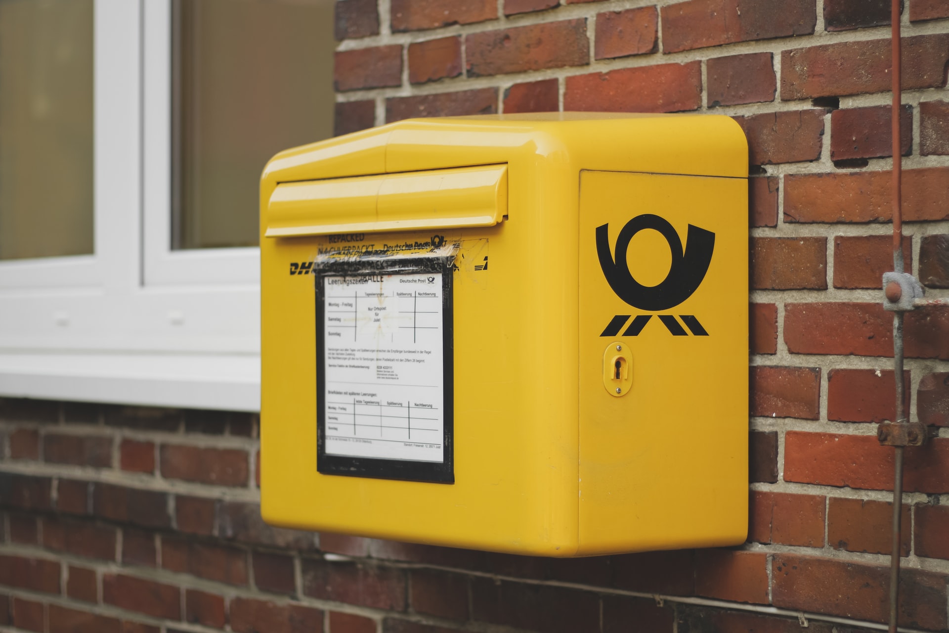 Briefkasten an Hauswand