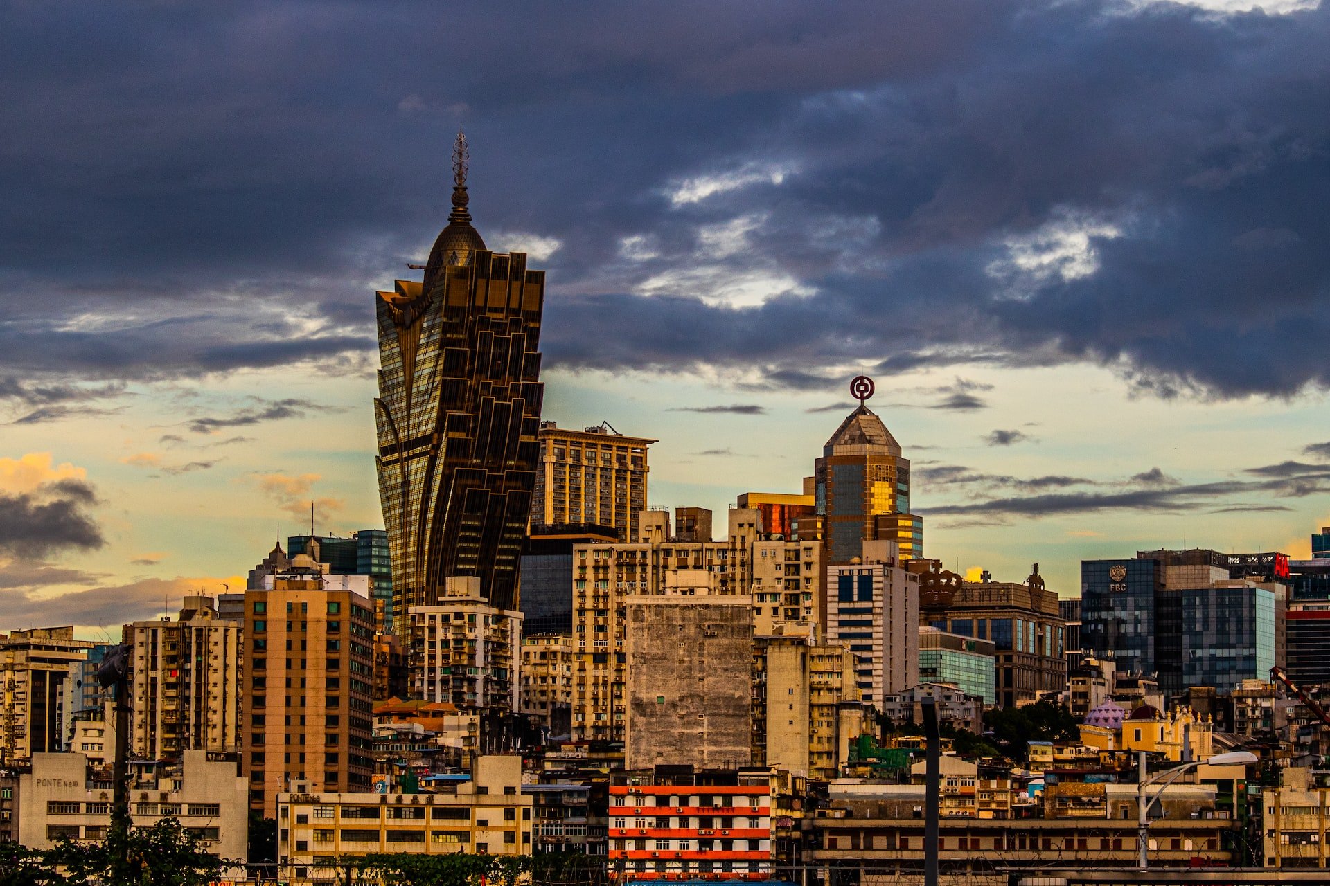 Dunkle Wolken über Macau