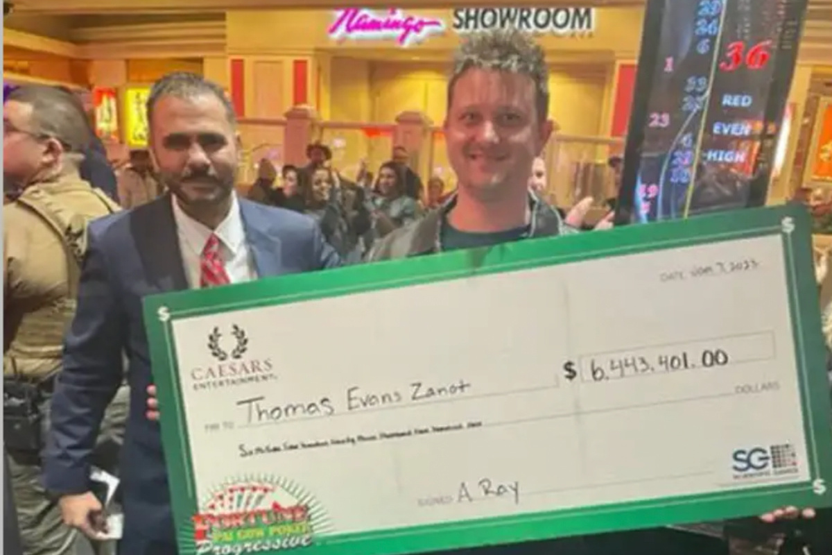 Thomas Zanot Poker-Jackpot-Scheck