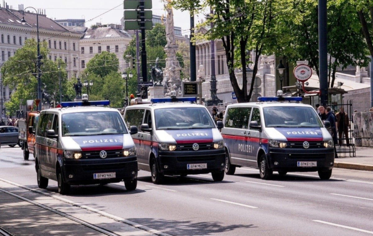 Polizeifahrzeuge Österreich