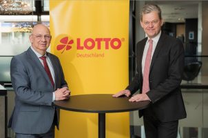 Lotto-Geschäftsführer Torsten Meinberg und Axel Holthaus
