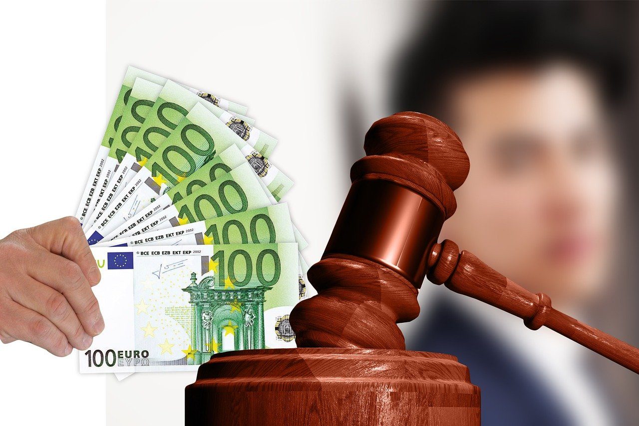Geld, Richterhammer