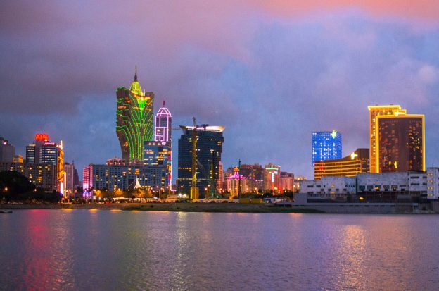 Skyline von Macau am Abend