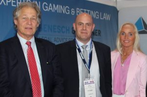 BAV-Präsident Andy Meindl, Mirko Benesch (Kanzlei Benesch & Partner), FGA-Vorsitzende Sabine Dittmers-Meyer