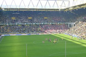 Sportwetten-Fans sehen den BVB vorn (Bild: Flickr/Wales Gibbons, CC BY 2.0) Stadion Dortmund