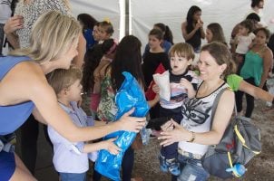 Frauen, Kinder, Spenden