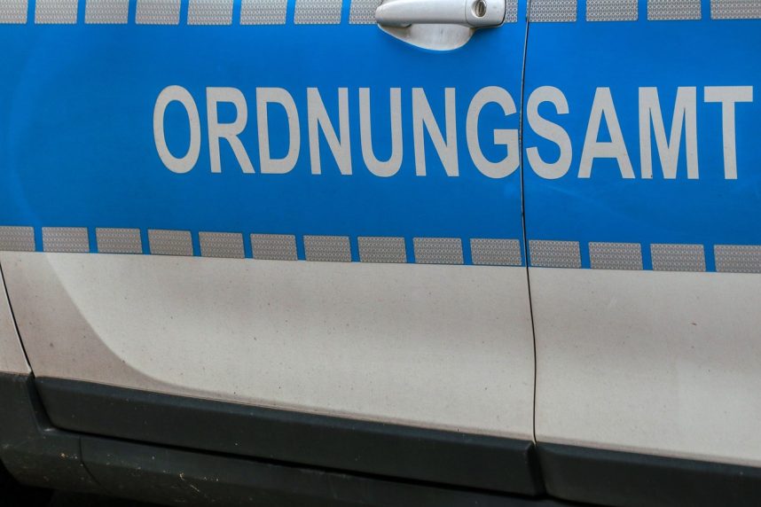 Ordnungsamt, Schriftzug Auto