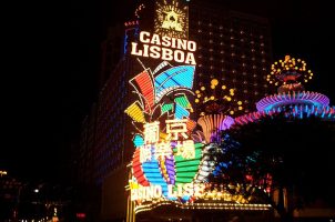 Casino Lisboa Macau bei Nacht