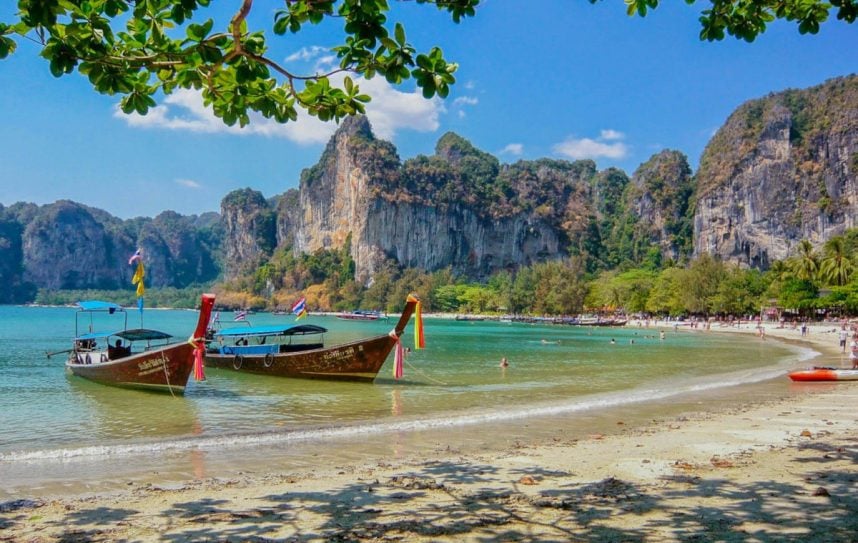 Strand und Boote, Thailand