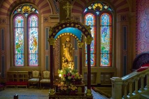 Altar in Kirche