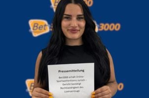 Frau mit Bet3000-Erklärung