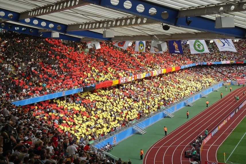 Fußballstadion