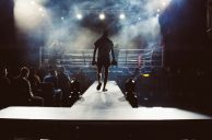 Boxer im Gegenlicht