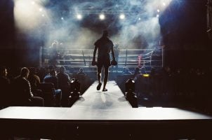 Boxer im Gegenlicht
