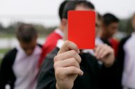 Schiedsrichter mit Roter Karte