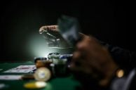 Pokerkarten und Chips