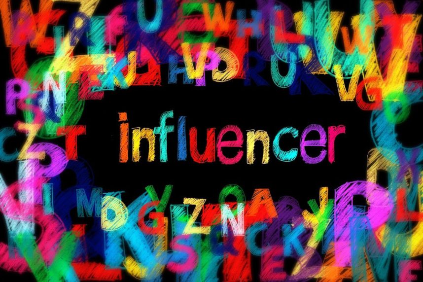 Influencer-Schriftzug