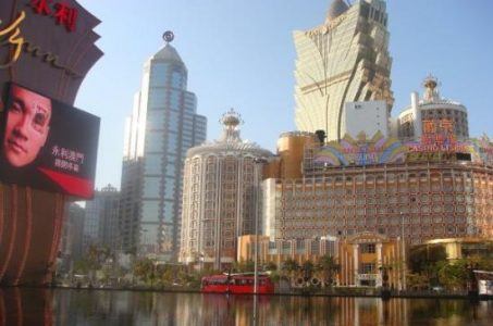 Macau casino revenues down in August 2014