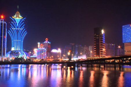 Macau revenue slump 2014