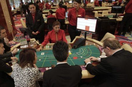 Junket operators Macau debt trouble