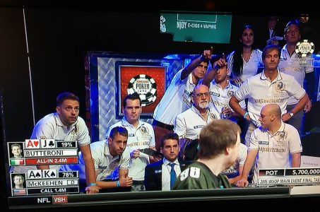 November Nine 2015 WSOP final table Day One play