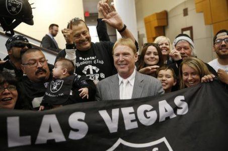 Mark Davis vows to bring Raiders to Vegas