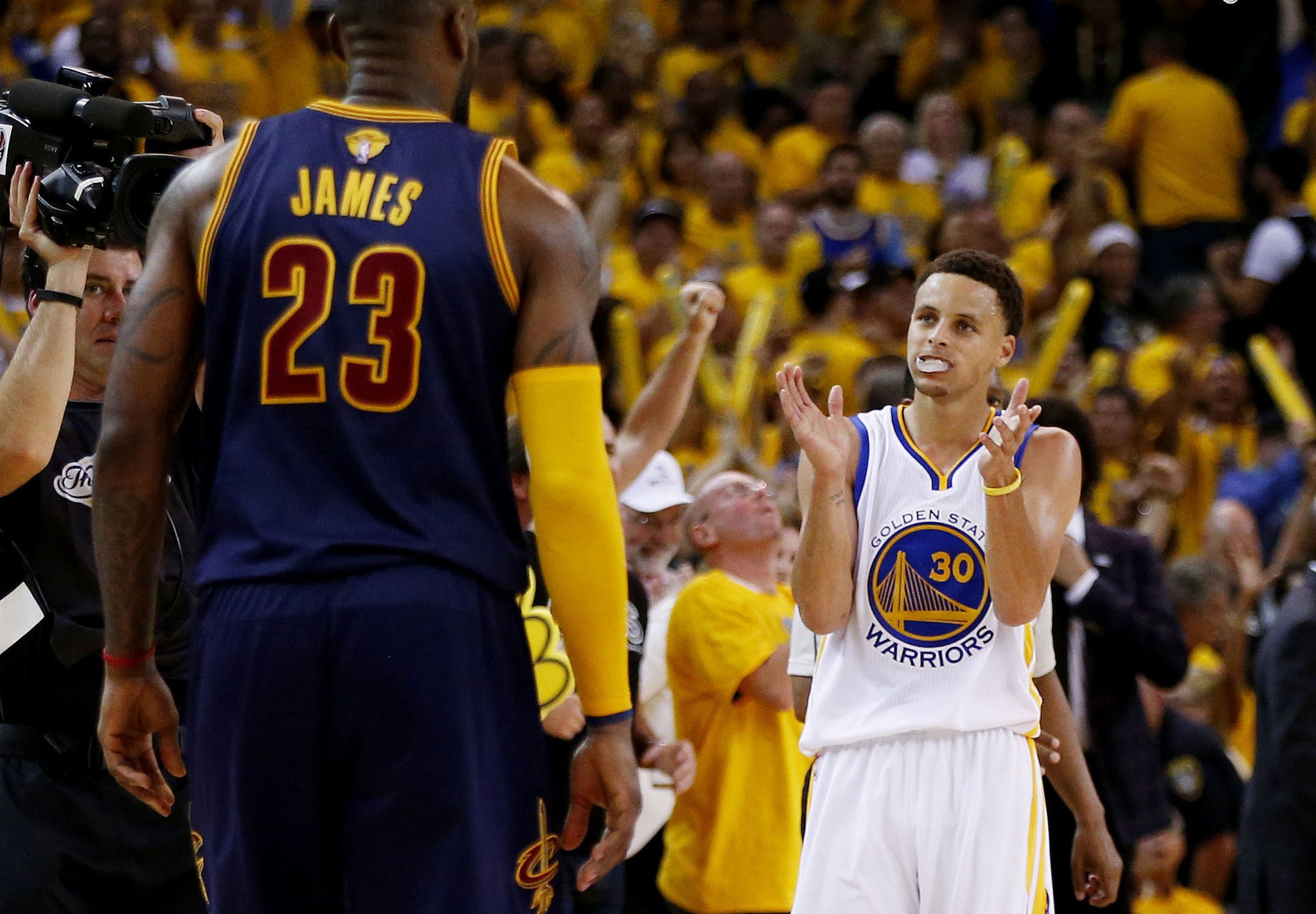 NBA Finals: Warriors sweep Cavaliers, claim second straight title
