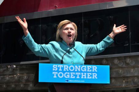 Clinton Disses Trump in Atlantic City