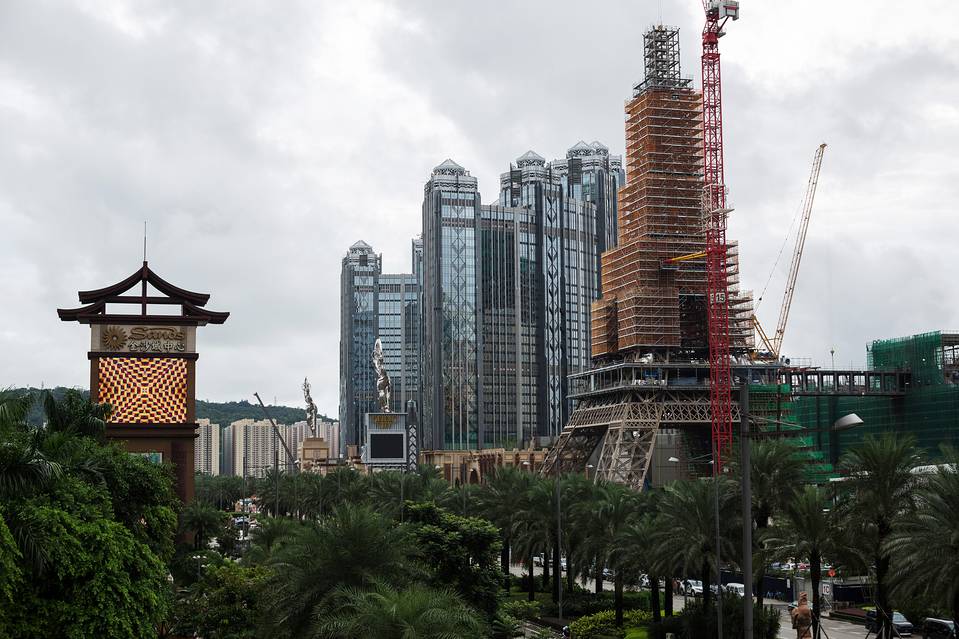 Macau casino revenue Sands The Parisian 