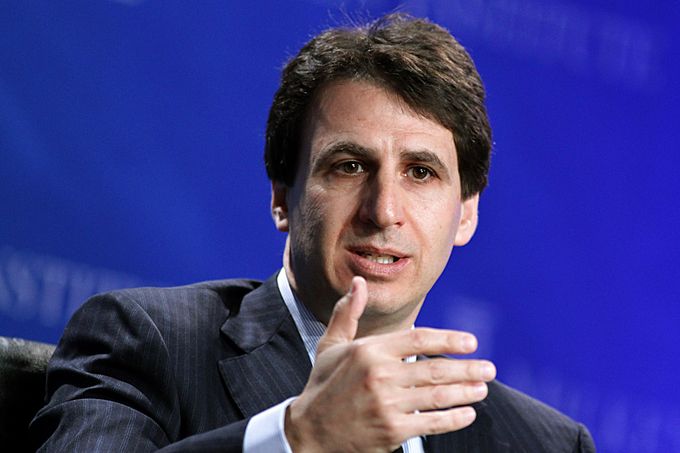 Caesars director Marc Rowan to disclose financial details