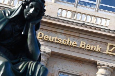 Deutsche Bank to sell stake in Station Casinos