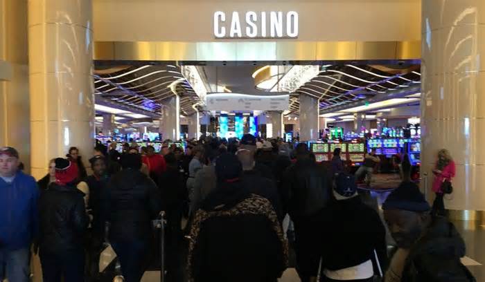 MGM National Harbor opens