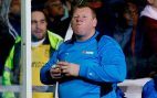 Sutton’s Wayne Shaw eats pie