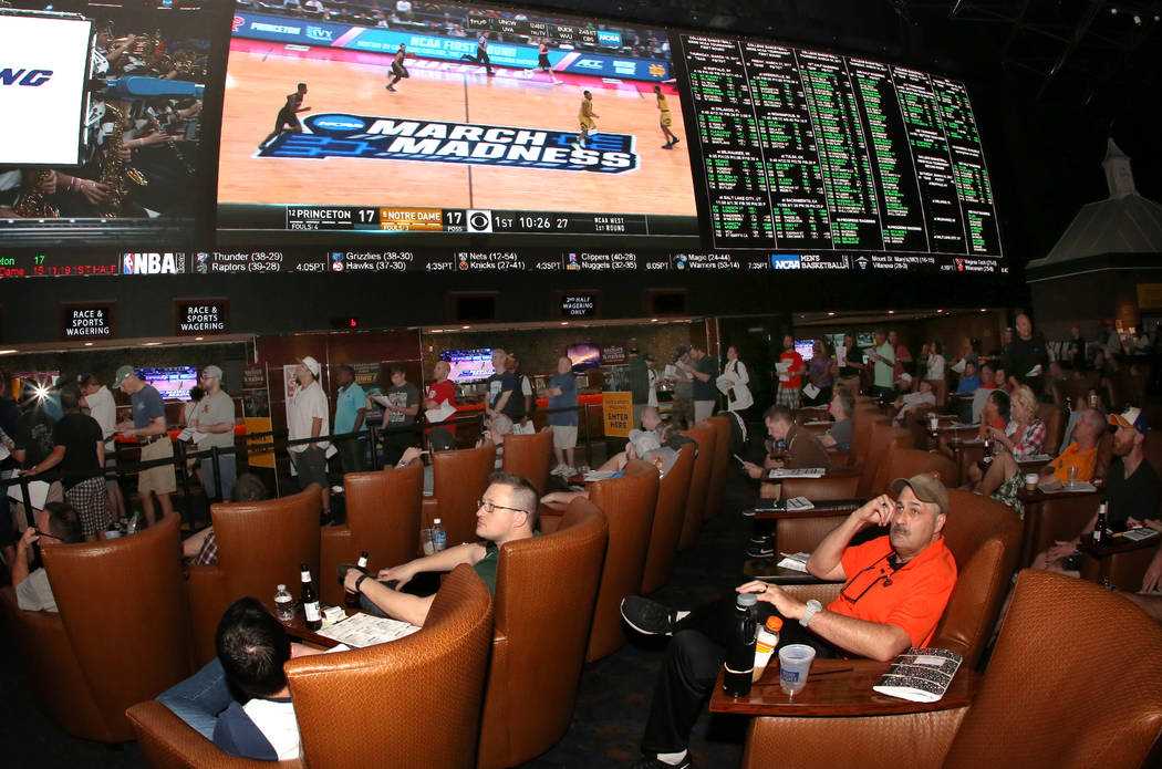 With No Clear NCAA Favorite, Vegas Sportsbooks Writing Bountiful 2017 March Madness Story