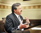 State Senator Mike Kowall’s online gambling bill approved by Senate committee. 