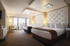 Flamingo revamp, Resorts Word delayed