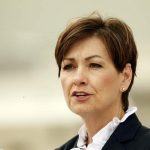 Iowa Governor Defends Borrowing Private Plane from Operator With Casino License Pending
