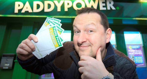 Ken Robertson to leave Paddy Power