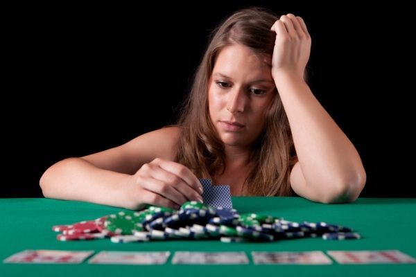 Men and Women Handle Gambling Addiction Differently, Research Finds