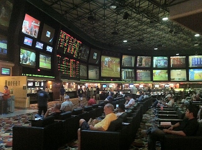 Las Vegas Sportsbooks Spruce Up in Anticipation of NFL Season