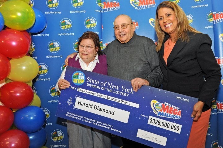 Illinois Lottery Players Win Big In Powerball Draw