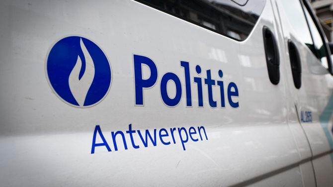 Belgian police officers stole identities to gamble online 