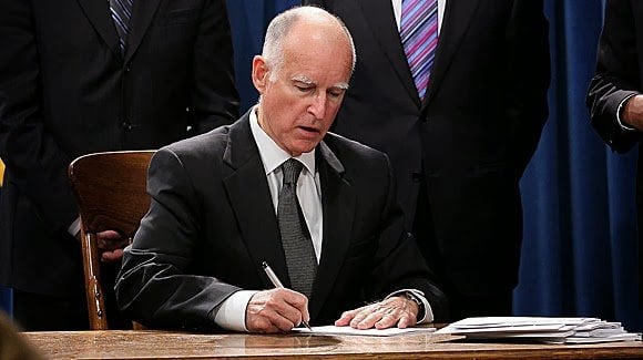 Governor Jerry Brown signs Elk Grove casino compact