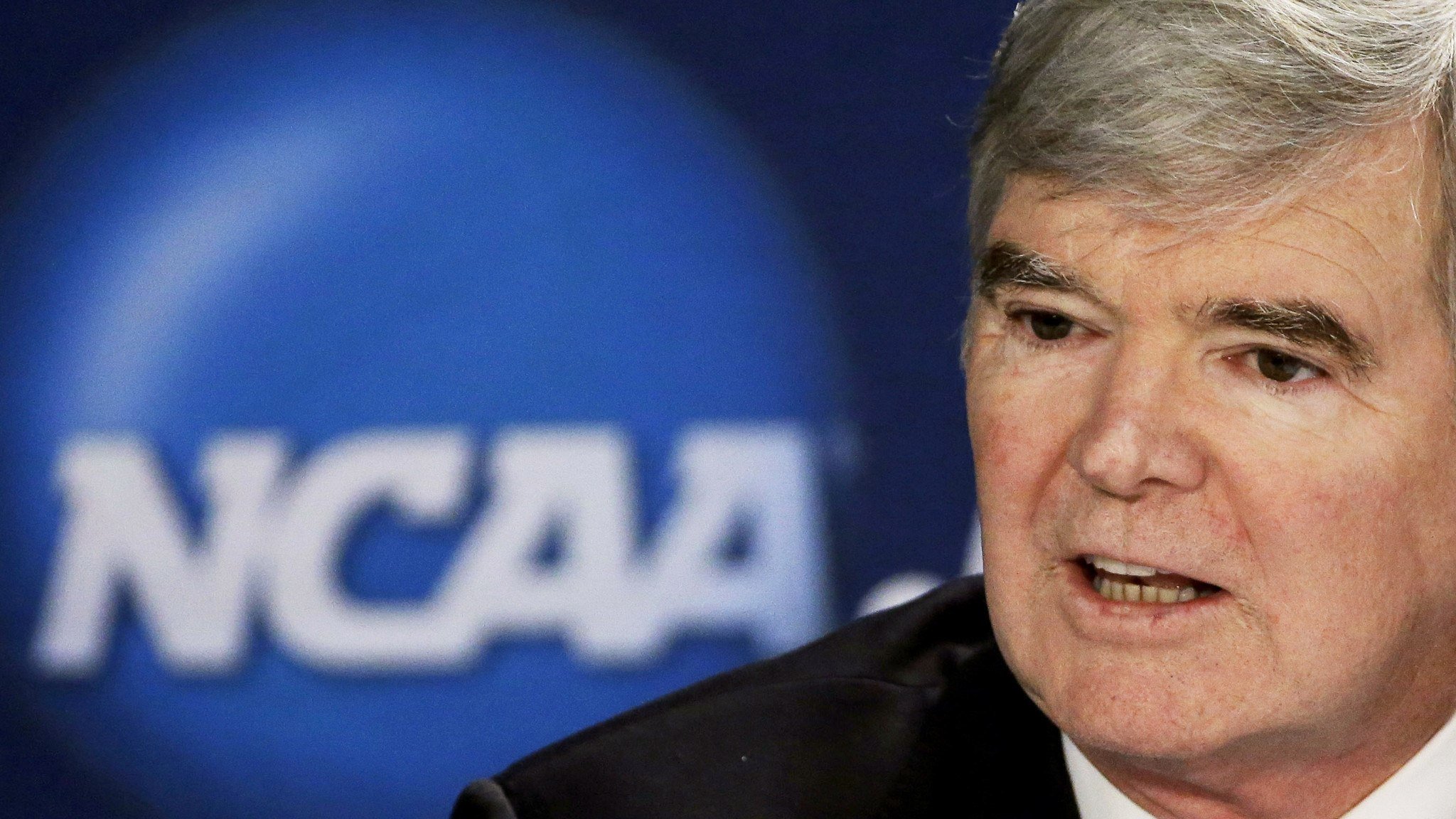 Mark Emmert NCAA sports betting