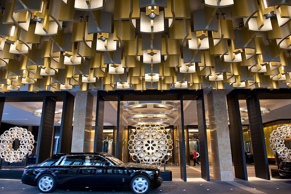 High Rollers Back at Melbourne Crown Casino, VIP Revenue Surging