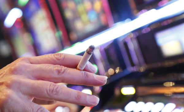 Casino smoking bans don’t eliminate third-hand smoke for months